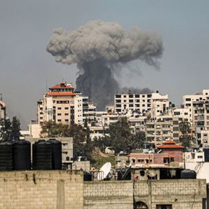 Berichten aus Gaza und Wahlumfragen in den Medien